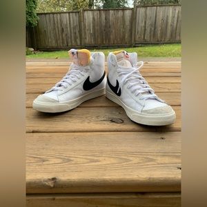 Nike Blazer 77’ Vintage Style Mid Top Sneakers